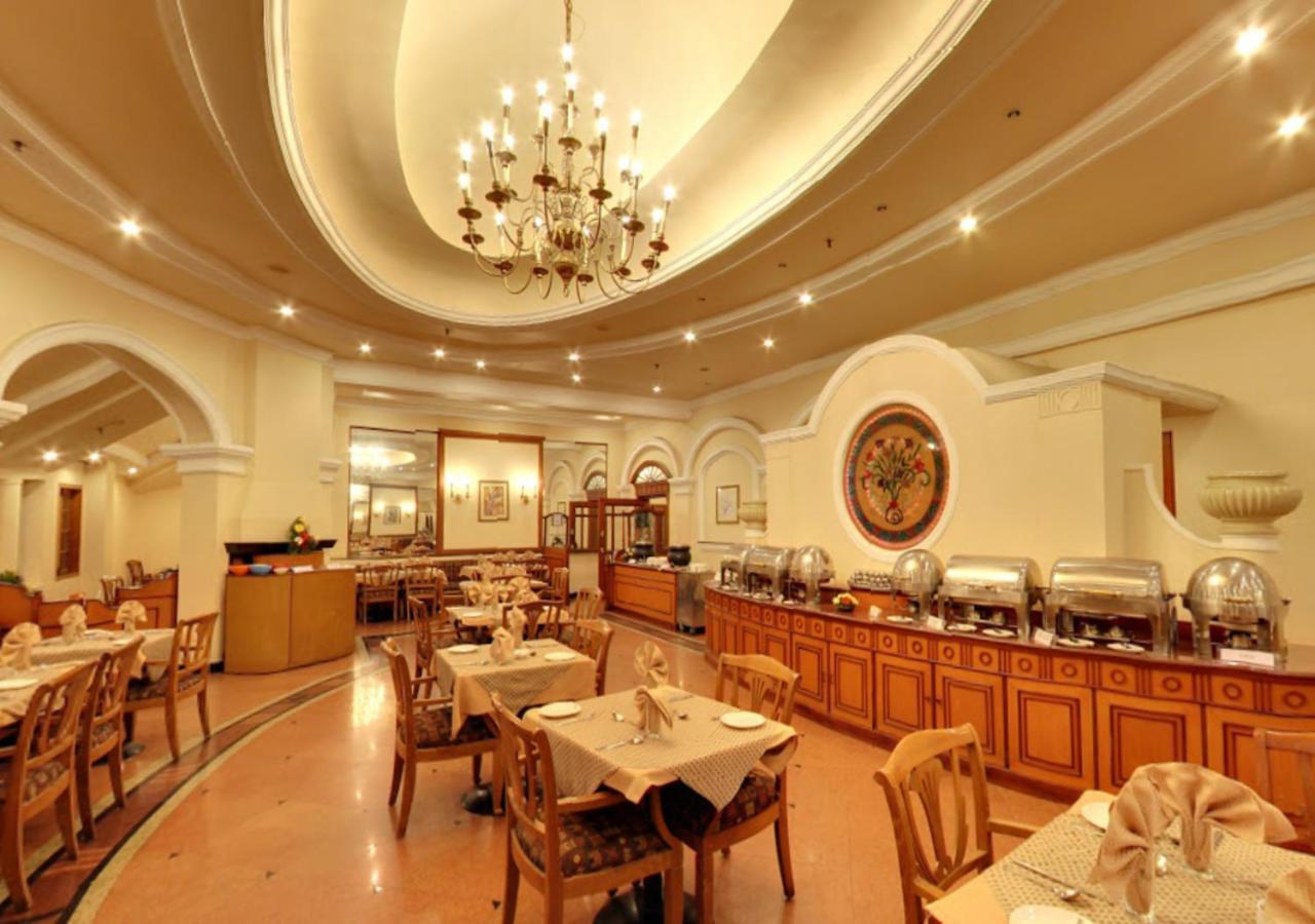 Tea County Hotel Munnar Exterior photo