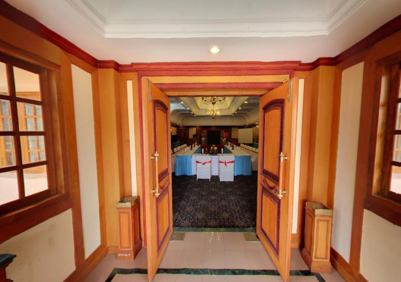 Tea County Hotel Munnar Exterior photo